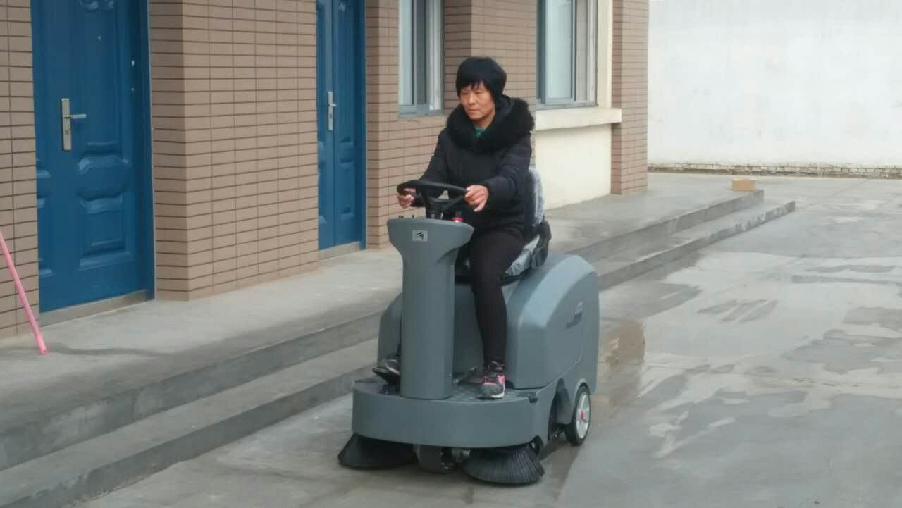 賓館酒店行業用什么樣的掃地車合適？